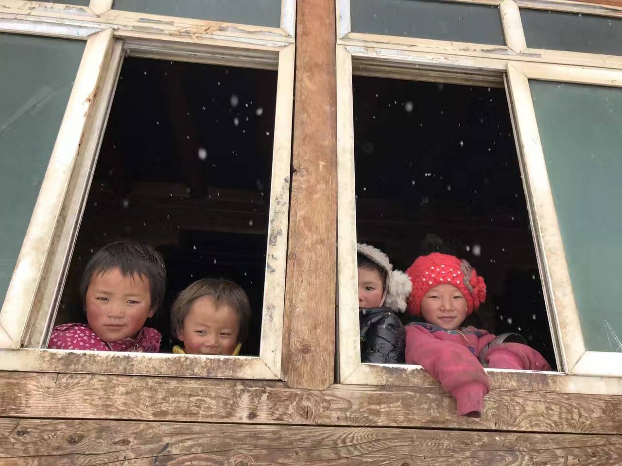 大连黄杰个人护理服务有限公司公益回顾丨家国同欢月同圆 温暖满载甘孜州(图9) 大连黄杰个人护理服务有限公司公益回顾丨家国同欢月同圆 温暖满载甘孜州(图9)